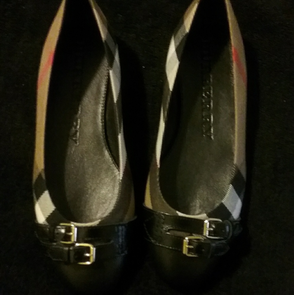 Burberry flats